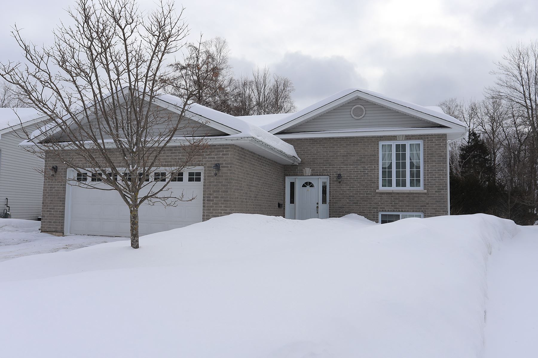 I have sold a property at 19 Parkinworth Place in Sault Ste. Marie
